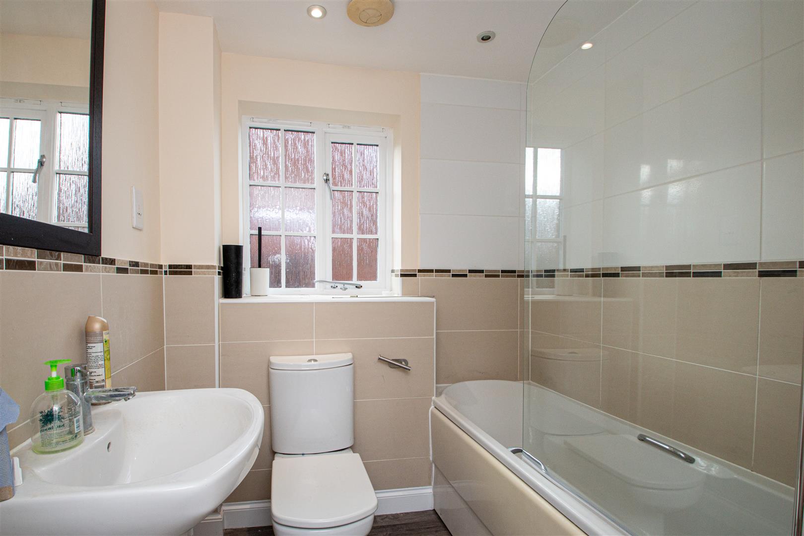 5 bed property in Colindale Street, Milton Keynes